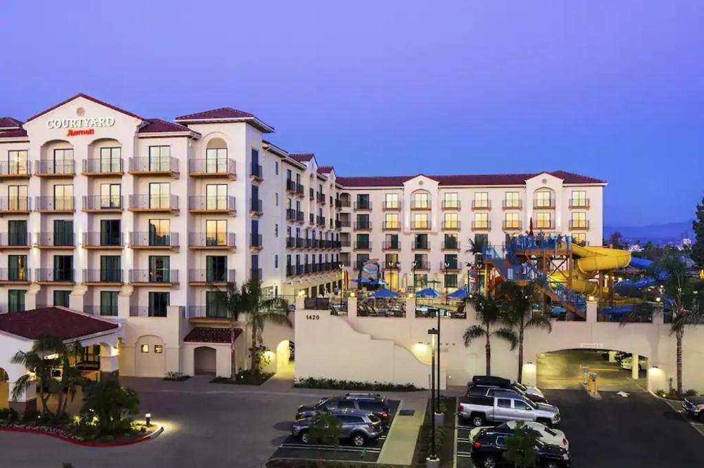 Отель Courtyard Anaheim Theme Park Entrance Экстерьер фото