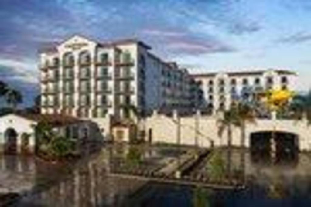 Отель Courtyard Anaheim Theme Park Entrance Экстерьер фото